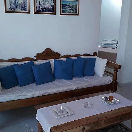 Antoninis Village شقة