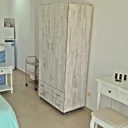 Antoninis Village * Houlakia (Mykonos)